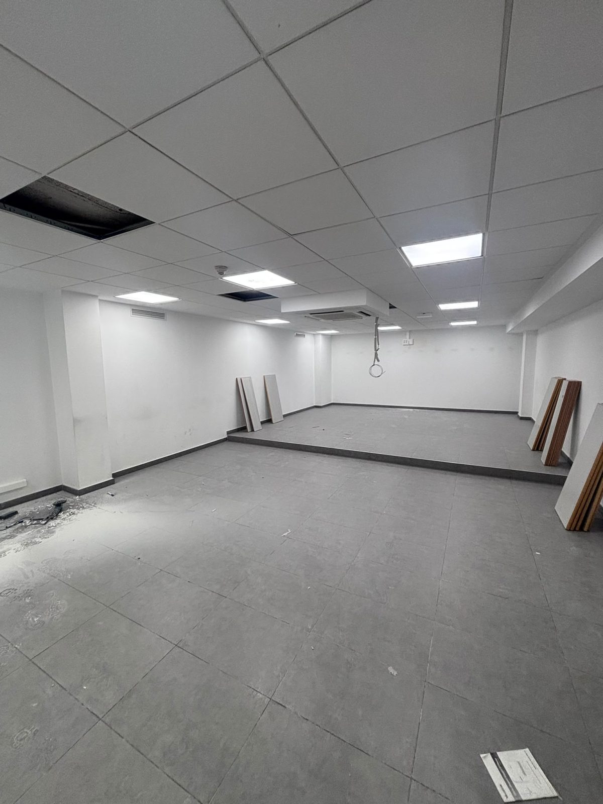 Instalación eléctrica en oficinas y aulas — Provincia de Valencia