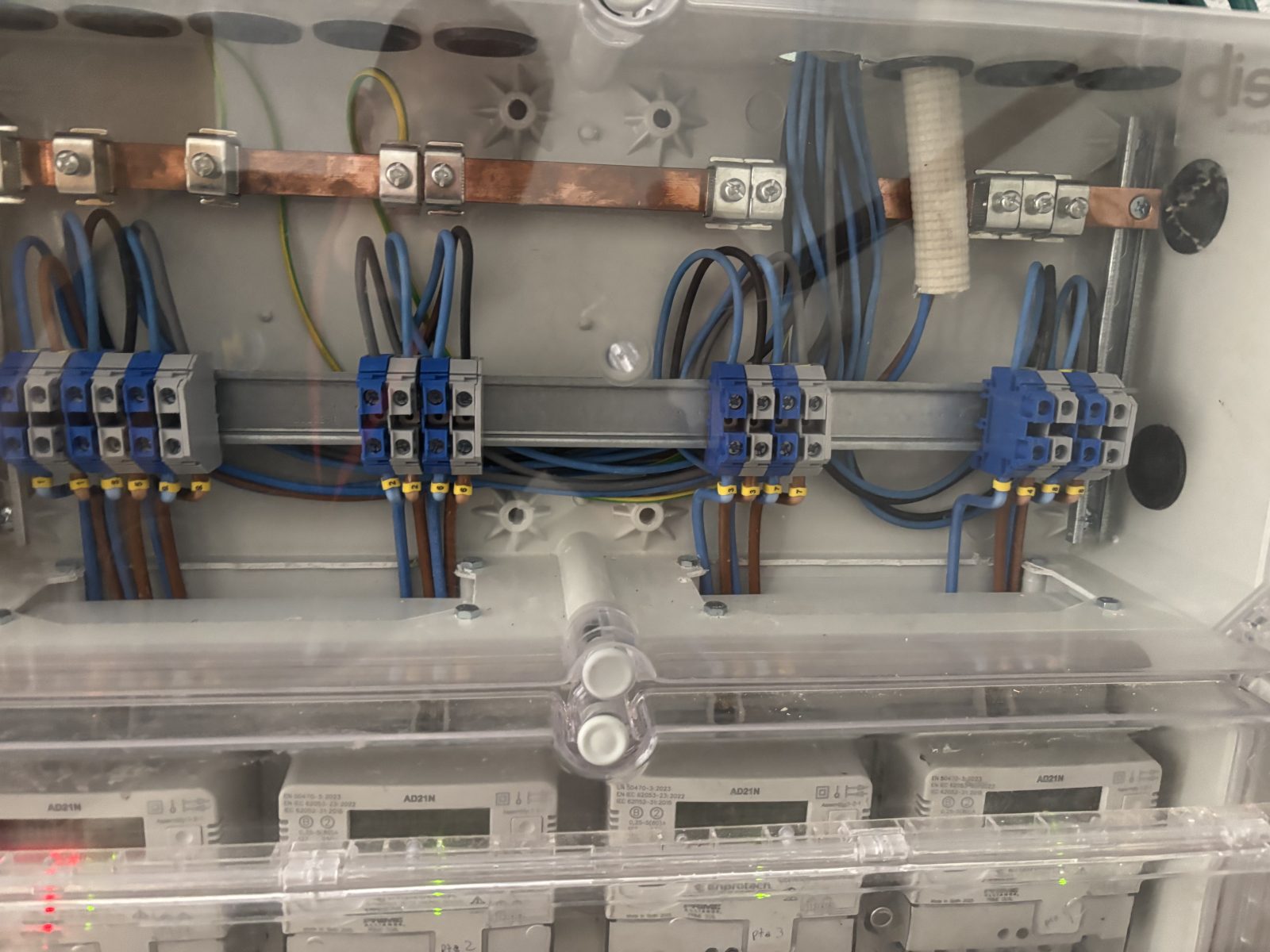 Foto 2 de 7 del trabajo: Sustitución de la centralización de contadores de un edificio en Aldaia en Aldaia